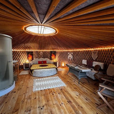 Jurta Hotel Balatongyoeroek Buitenkant foto
