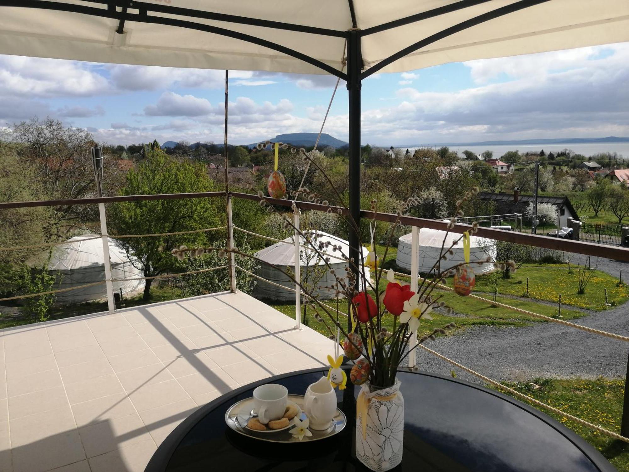 Jurta Hotel Balatongyoeroek Buitenkant foto