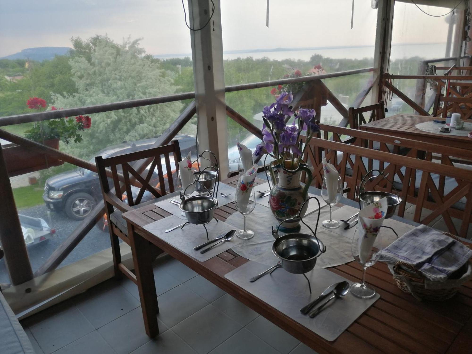 Jurta Hotel Balatongyoeroek Buitenkant foto