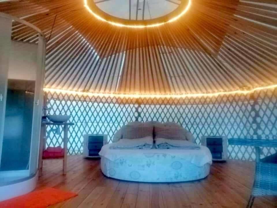 Jurta Hotel Balatongyoeroek Buitenkant foto