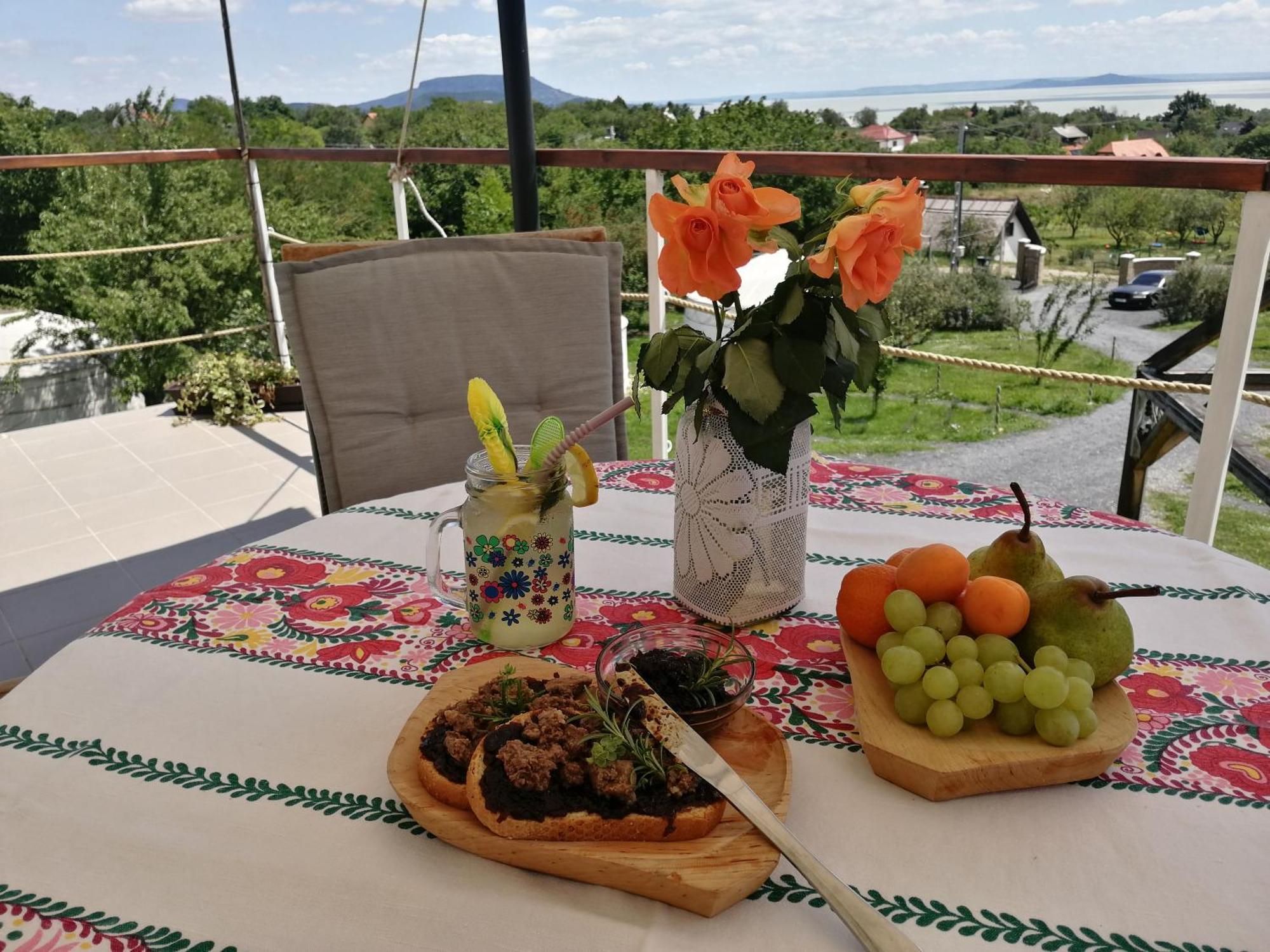Jurta Hotel Balatongyoeroek Buitenkant foto